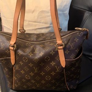 Louis Vuitton Totally MM Monogram Bag